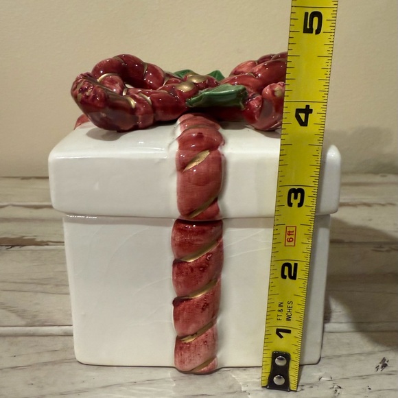 Vtg Fitz & Floyd HollyBerry Christmas Ceramic Gift Box - Picture 10 of 10